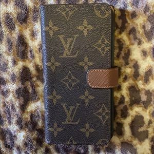 Imitation Louis Vuitton folio (non authentic)
